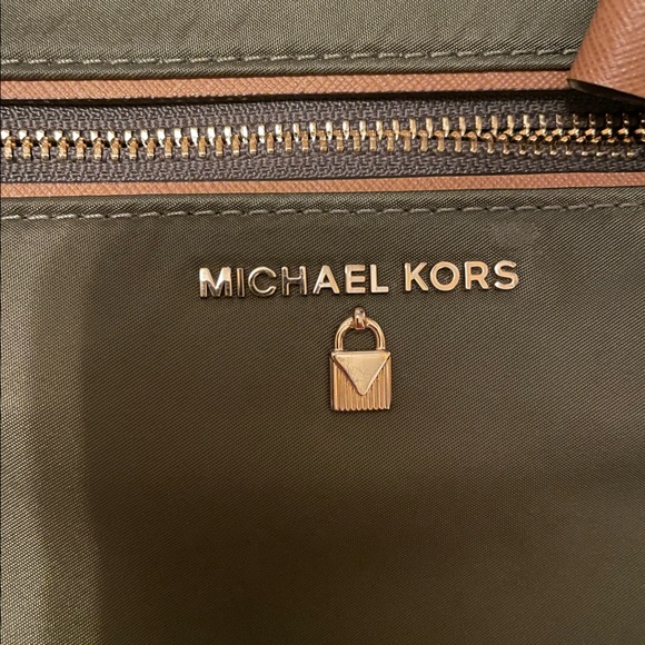 Michael Kors Crossbody - Picture 3 of 5
